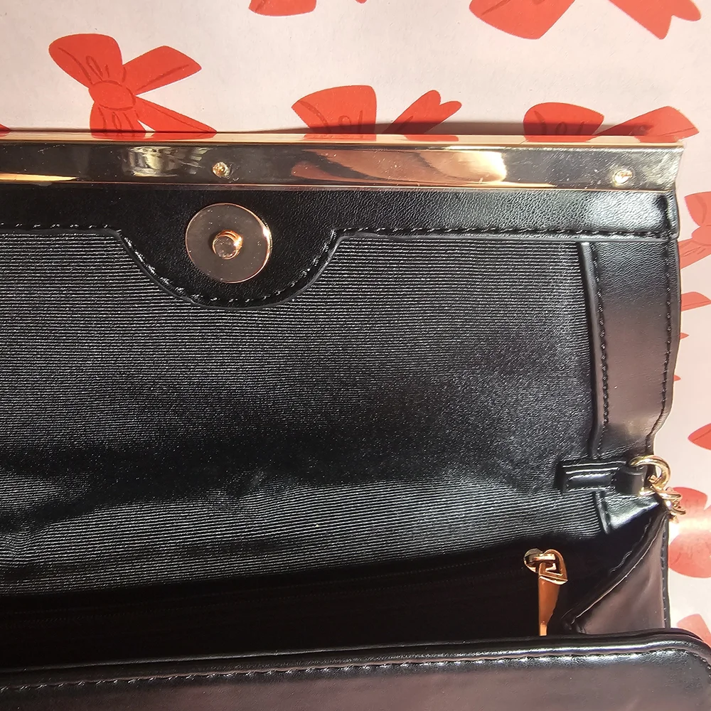 Floral Embroidered Black Clutch - Picture 4 of 8